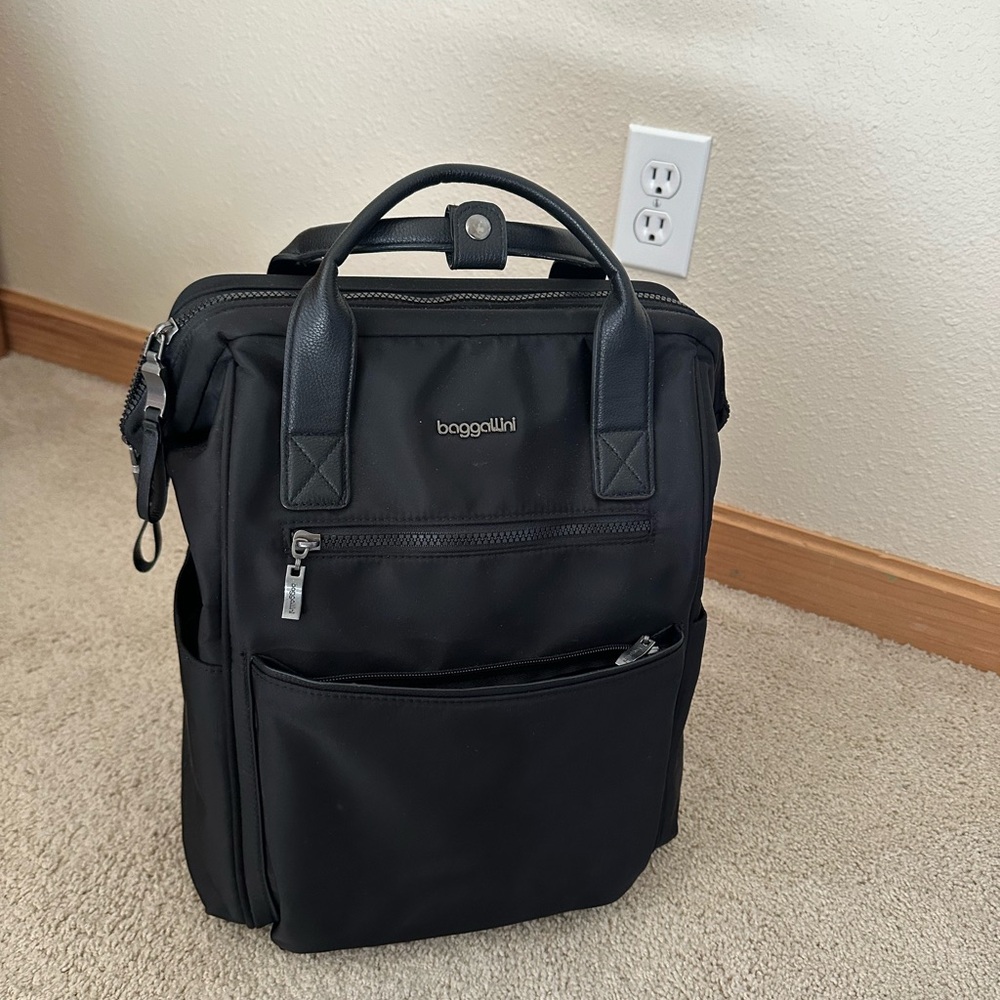 Baggallini Soho Backpack